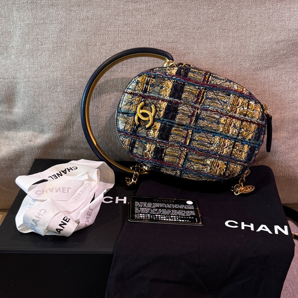 JUST SOLD Pristine Chanel Mini Top Handle bag - Picture 3 of 10
